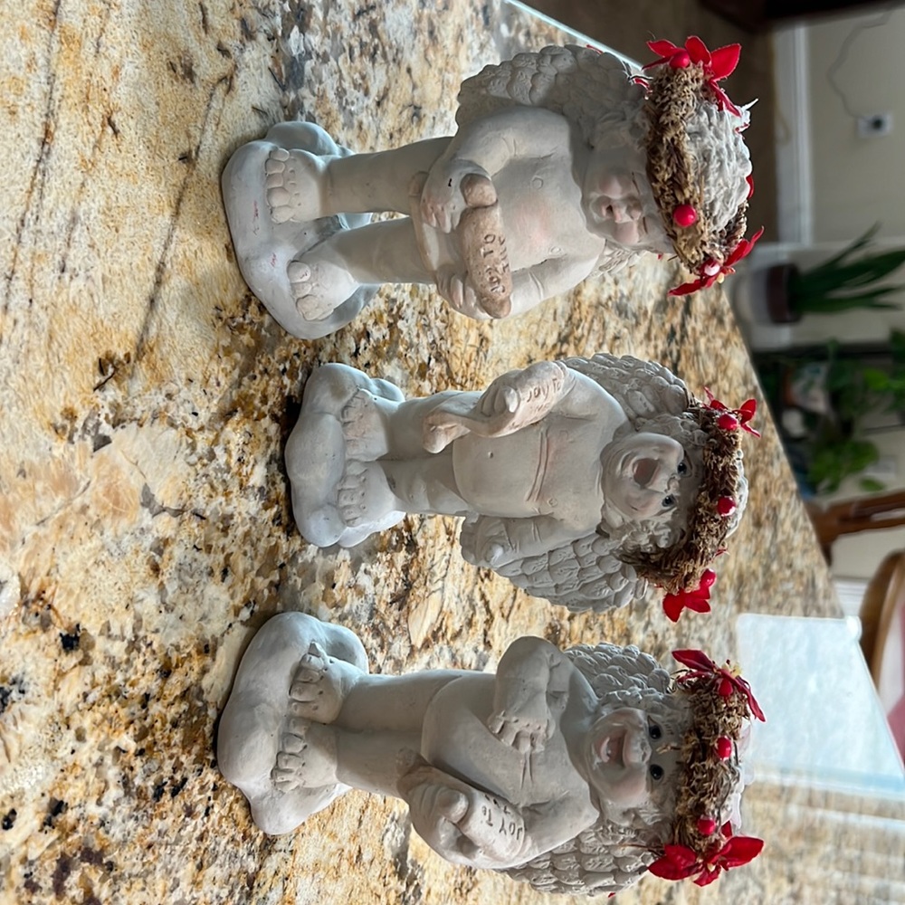 Dreamsicle Carolers.  Good condition.